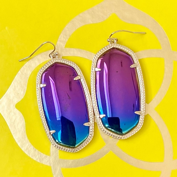 Kendra Scott Danielle Earrings - Picture 2 of 4
